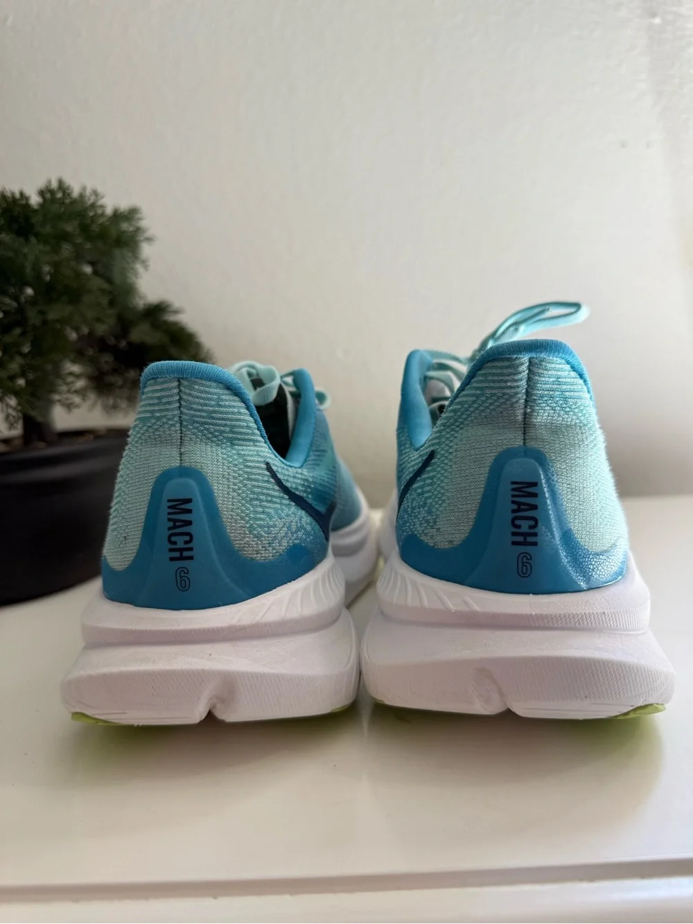 Hoka Mach 6 Women size 8.5 Turquoise Aqua Running Shoes